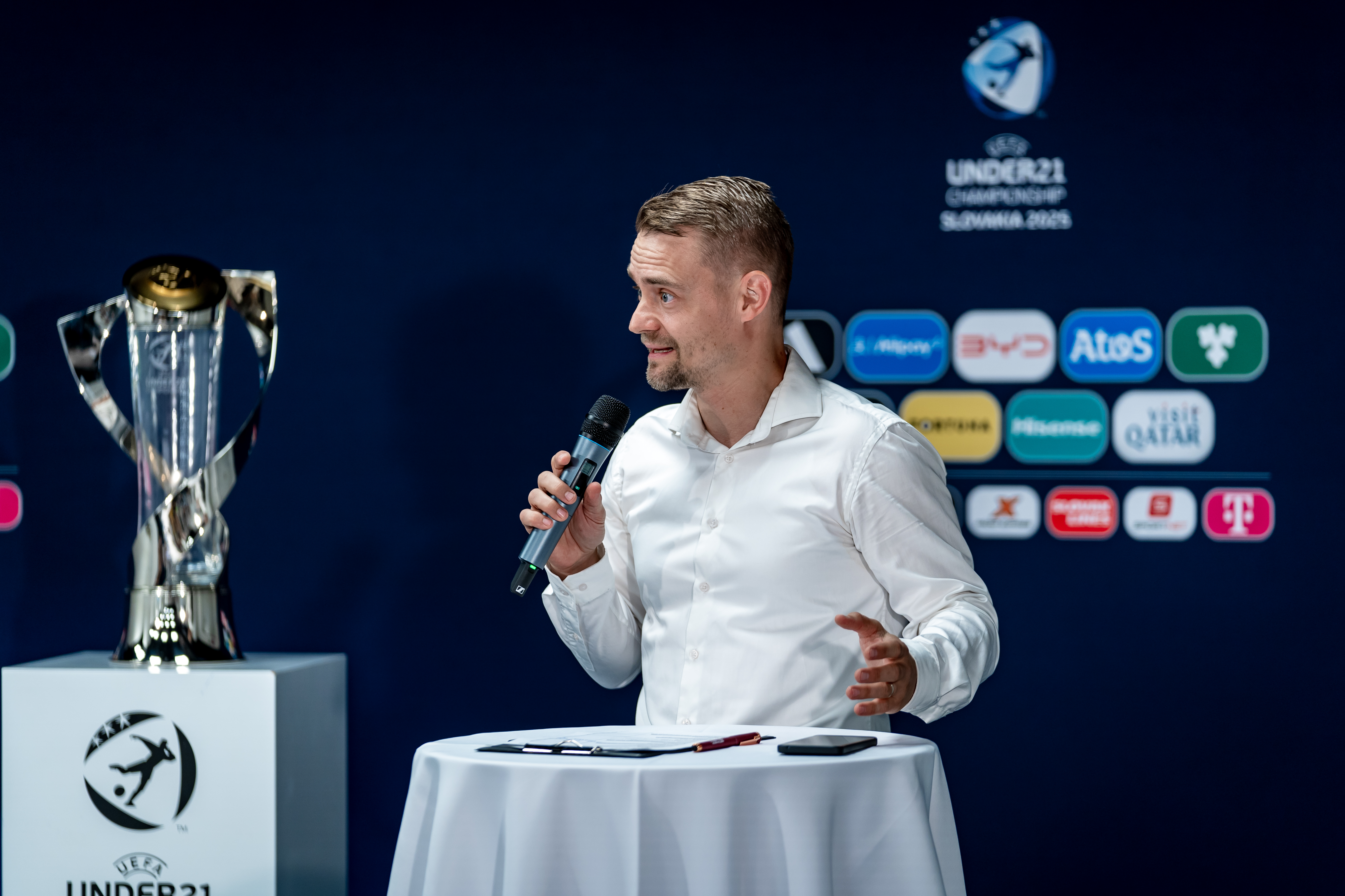 Tlacovy brifing - o pripravach sampionatu UEFA-10
